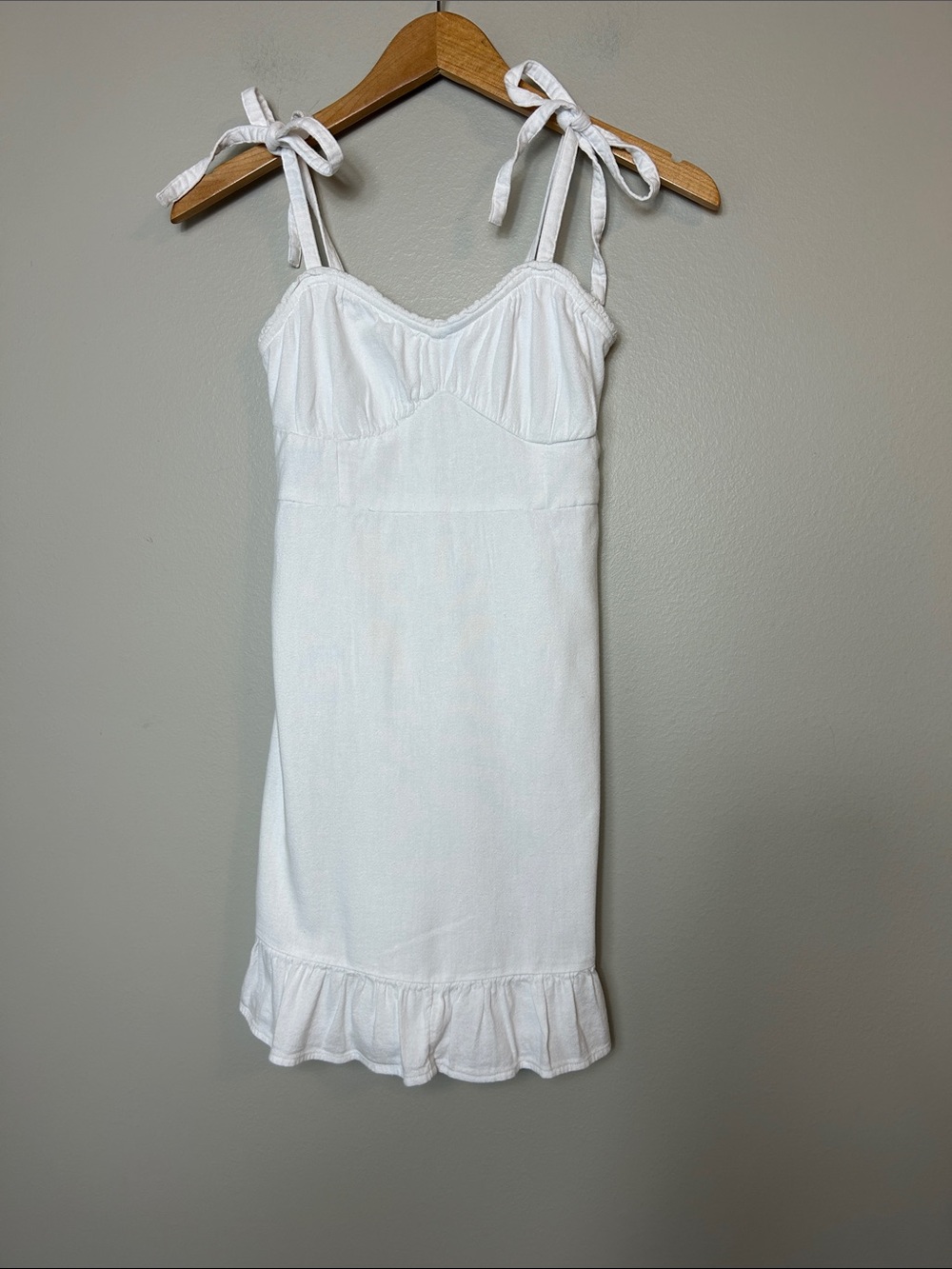 Hollister white dress size xs
